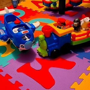Fisher Price Little People Zoo Train and Plane